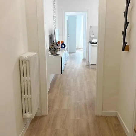 Blue Luxury Oda ve Kahvaltı 3*